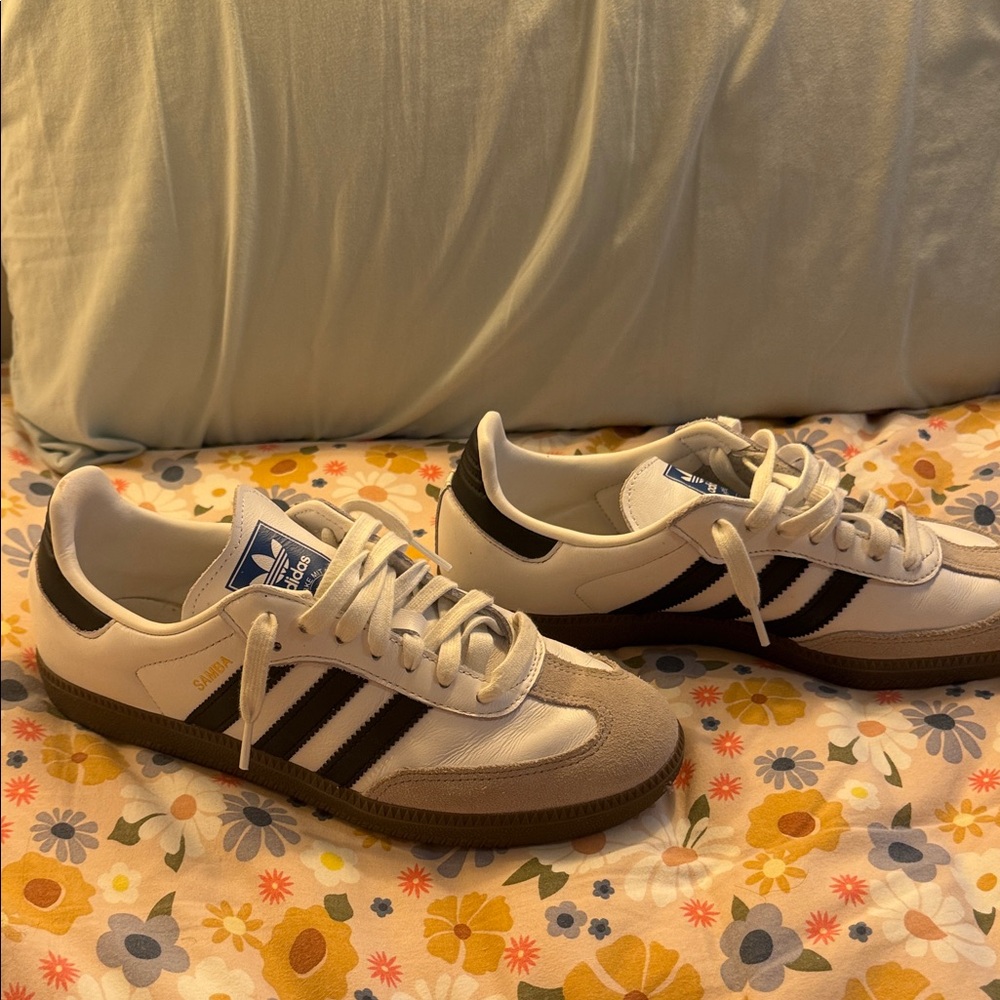 adidas Women's White and Black Sneakers woman’s 9 - Picture 3 of 7
